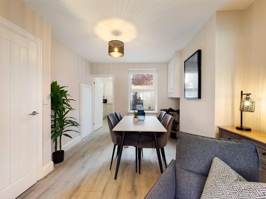 It'S Broadway Baby! Great House Close To City Centre Belfast Ngoại thất bức ảnh